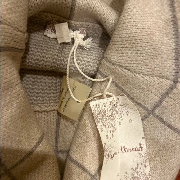 Hem And Thread warn cowl neck Sweater - Picture 4 of 4